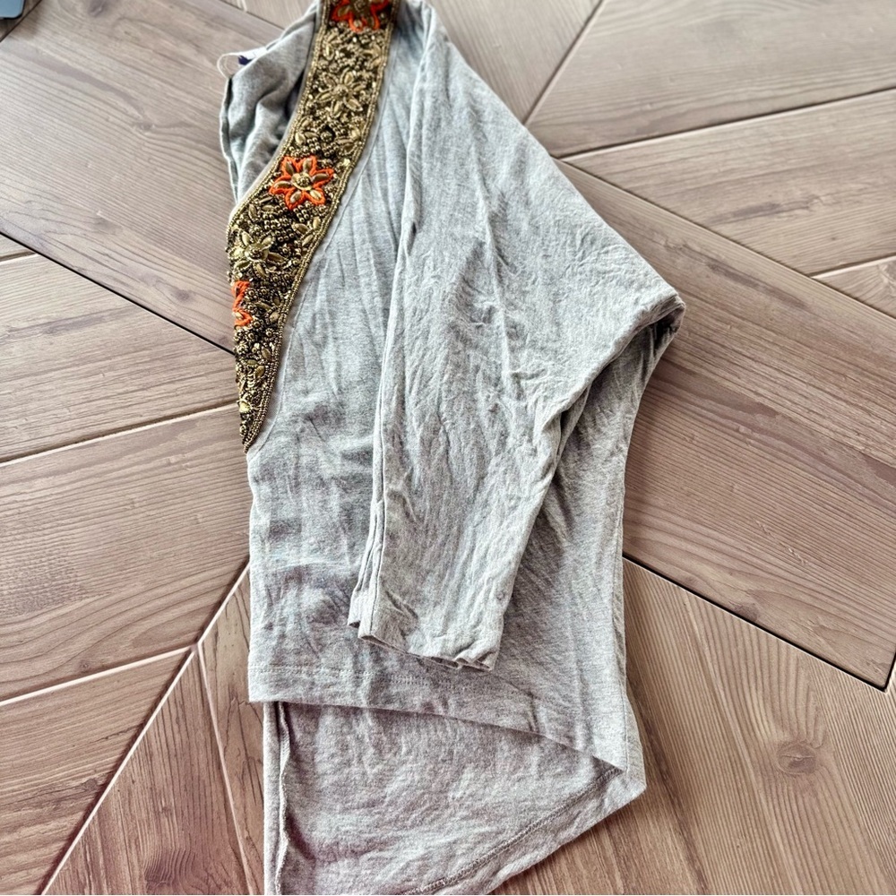 Ludi Gray Dolman Sleeve Oversized Embellished V-Neck Top - Size XS 🌟 - Picture 9 of 9